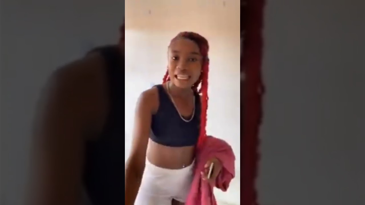 Mi Prima Se Aterra Cuando Le Paso La Toalla!😱
