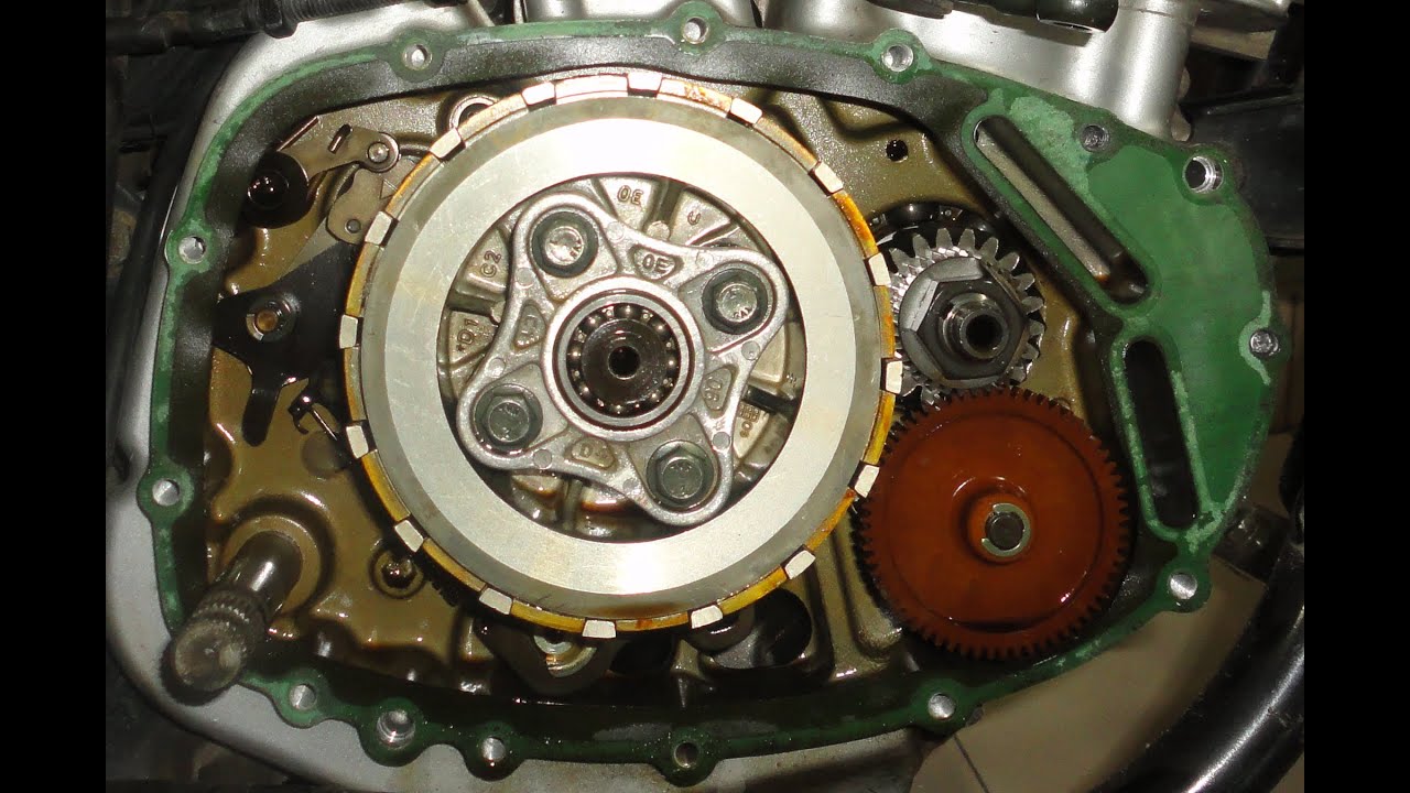 Removing BROKEN BOLT from Engine Body
