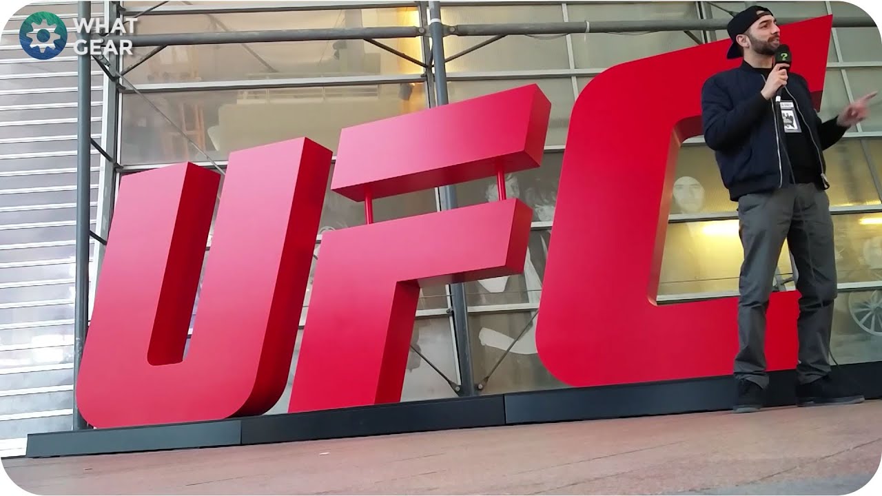 WhatGear at the UFC London - A cringe worthy attempt 😅