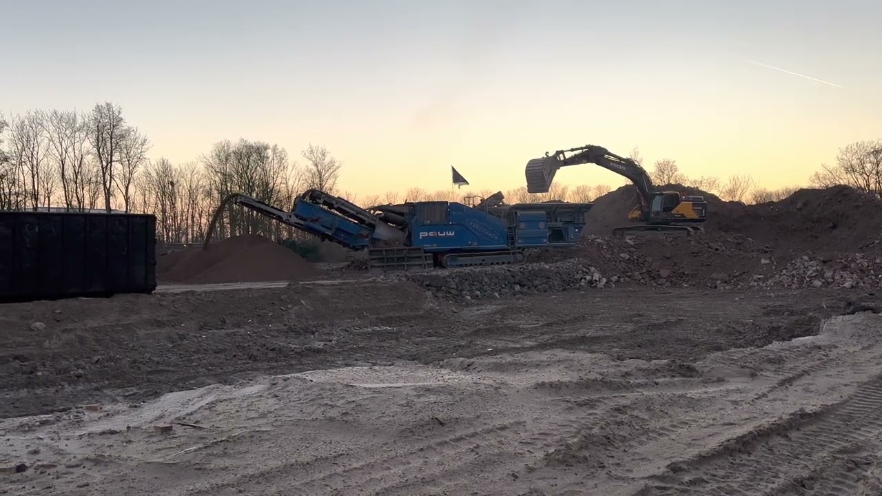 Puinbreken / Puinrecycling met Puinbreker in Julianadorp 🏗️👷🏻‍♂️🚧🚜