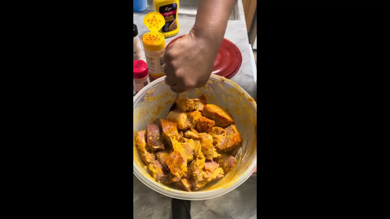 Fried ribs and salad 🥗..🤷🏽‍♀️￼