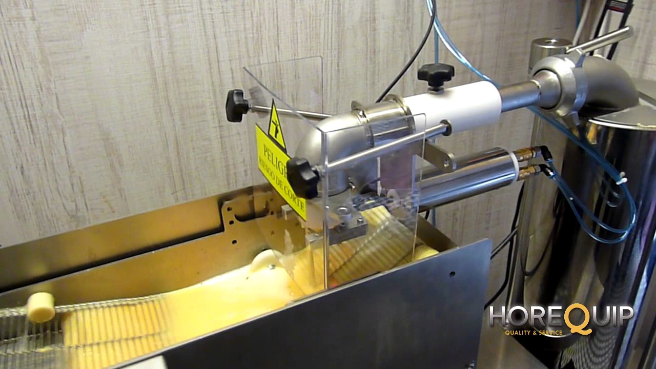 Maquina automática para elaboración de croquetas y fingers