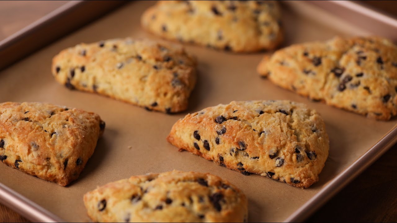 أسهل وأسرع حلويات ممكن تحضروها جنب الشاي ☕ بمكونات متوفرة في كل بيت ENGLISH SCONES.!؟