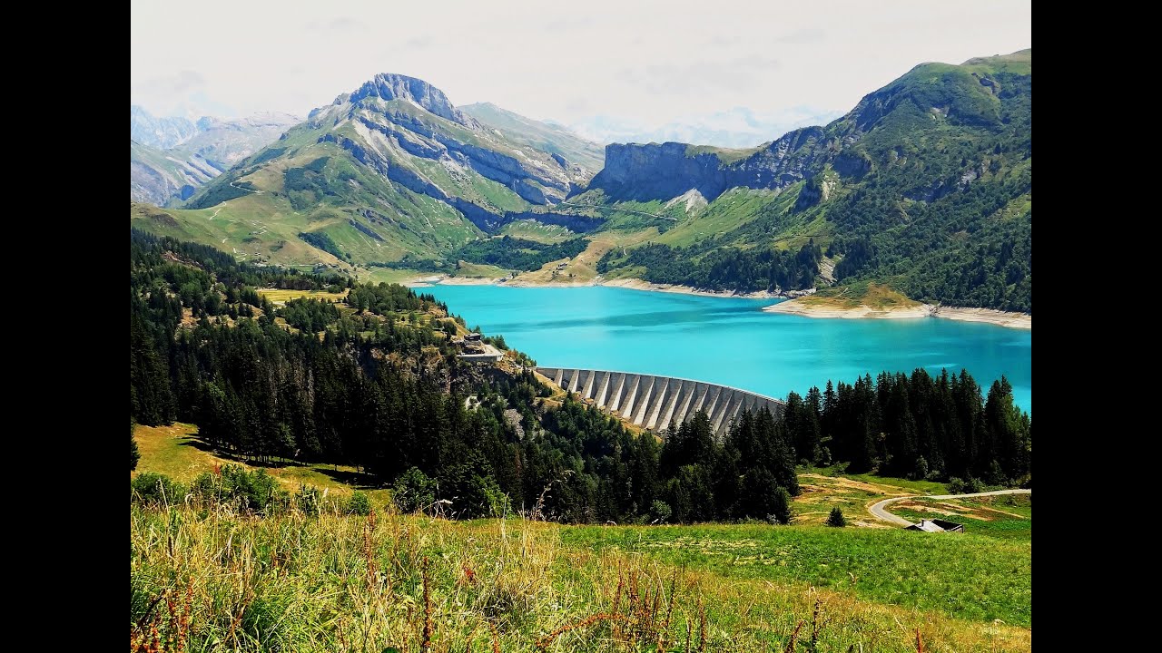 vacances en Savoie Beaufortain Paysage Beaufort Barrage lac de Roselend lac de St Guerin camping