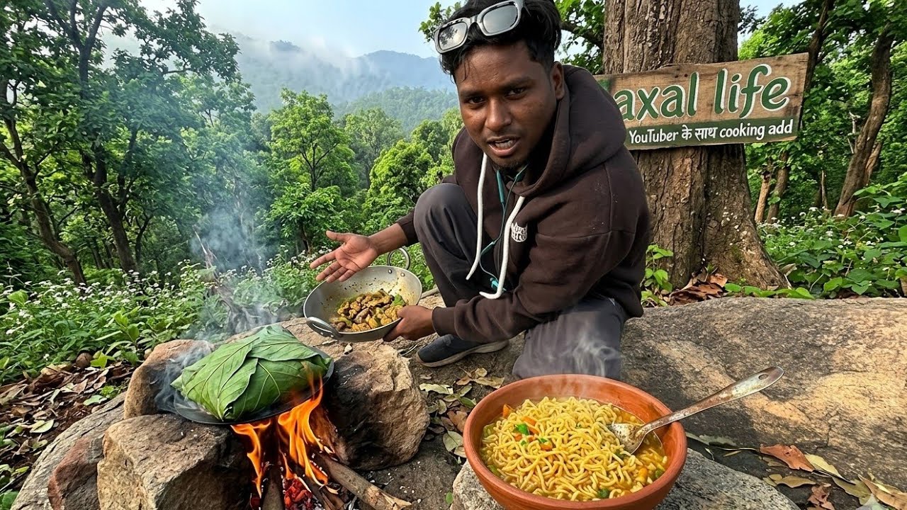 Axal Life के साथ( पहाड़ों में चिकन पत्ता पोड़ा बनाया/ Cooking with Axal Life/ मैगी, मसाला