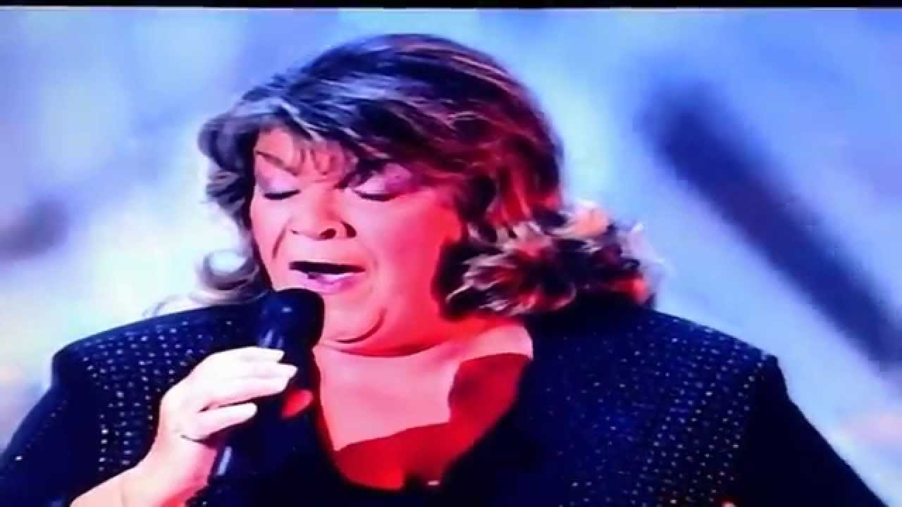 Severine  aux  ann&eacute;es bonheur   un banc , un arbre,une rue!