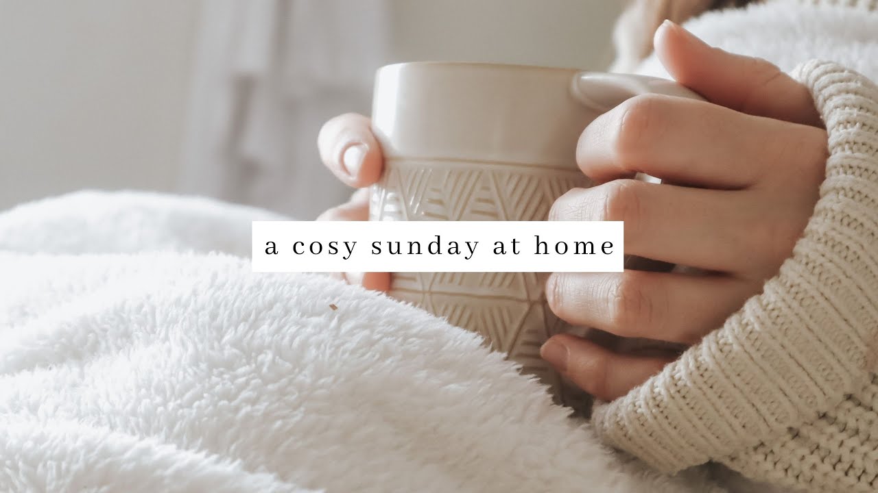 VLOG | Cosy & Slow Living, Calm Homemaking, Winter Soup Recipe & Ragdoll Kitten In The Snow
