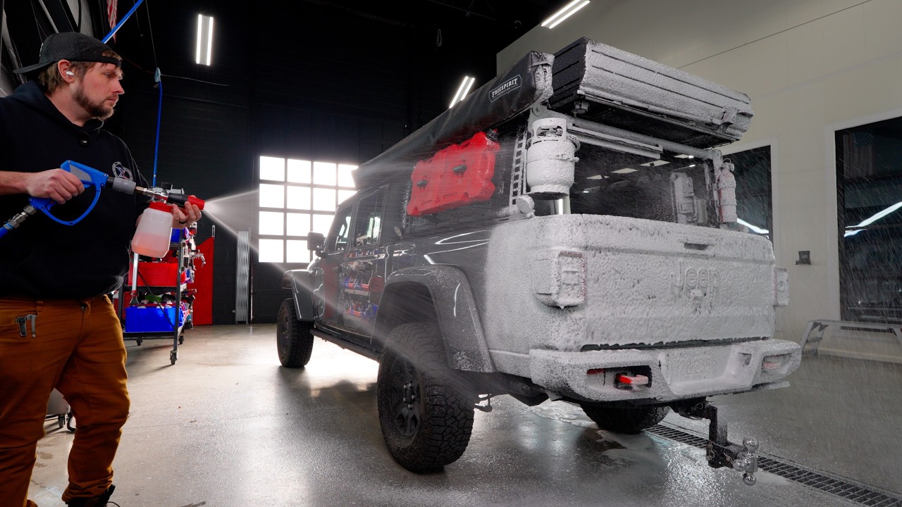 Detailing Brand Owner Washes His Own Jeep for the First Time in Over 2 Years
