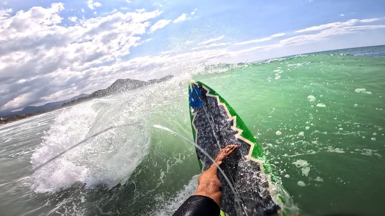 DIA DE SURF NO MAR TERRAL EM UBATUBA