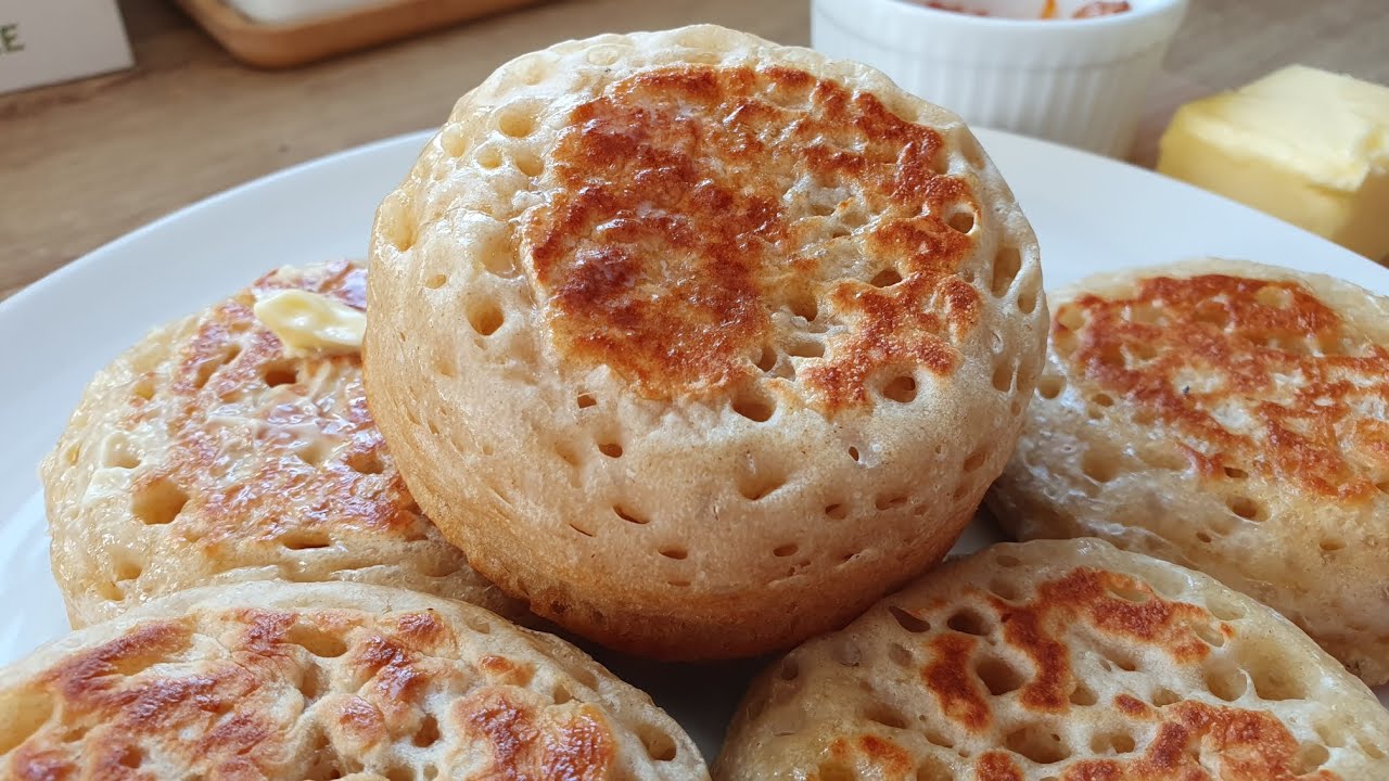 Crumpets for breakfast, so simple, you'll love them ❤️