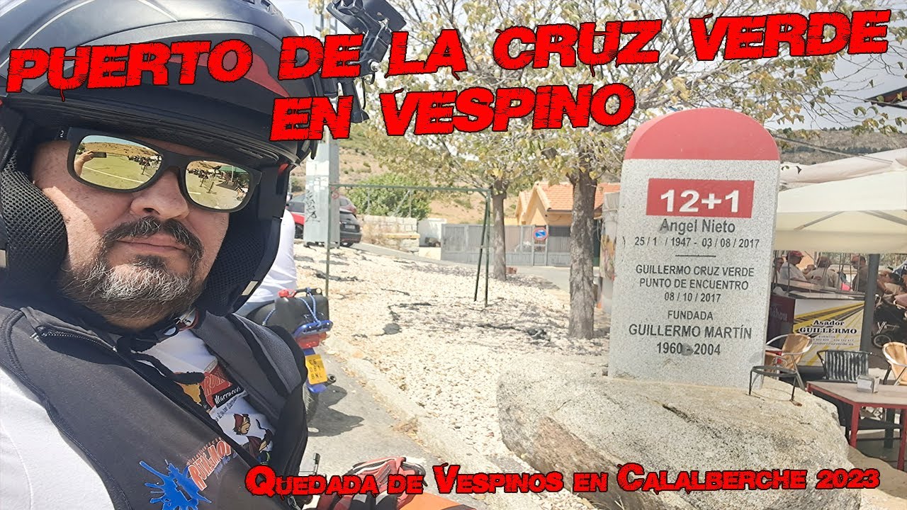 Subo al Puerto de la Cruz Verde en vespino en la quedada de Calalberche 2023.