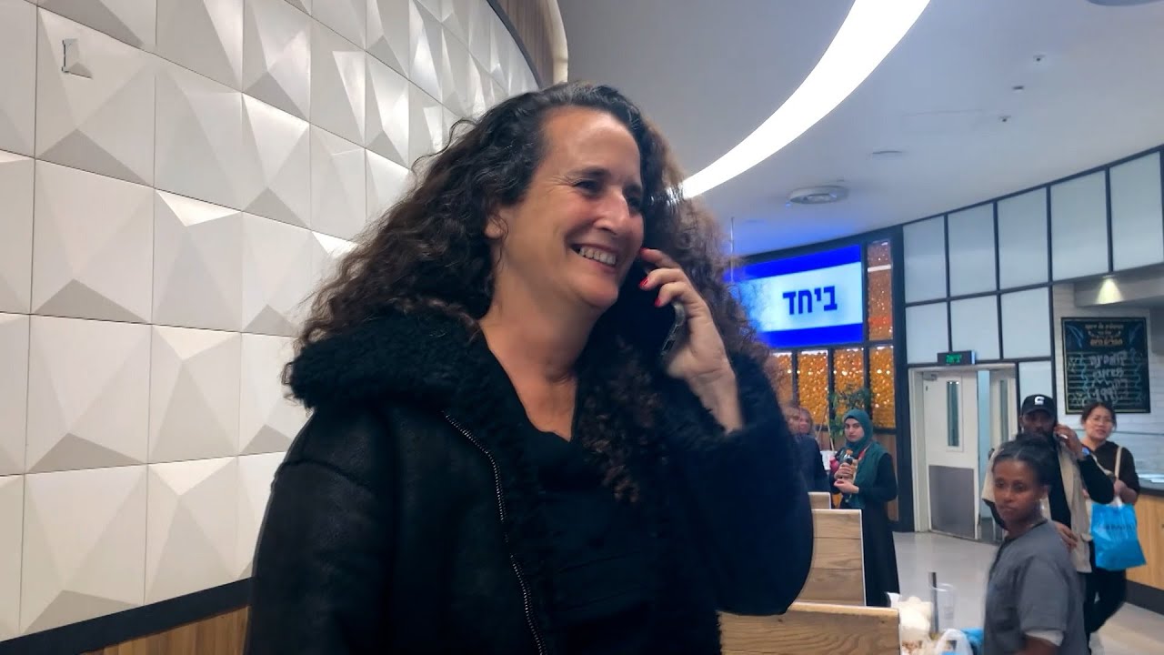 זמן אמת עונה 7 | 52 ימים חיכתה הדס קלדרון לרגע שבו תחבק שוב את ילדיה סהר בת ה-16 וארז בן ה-12