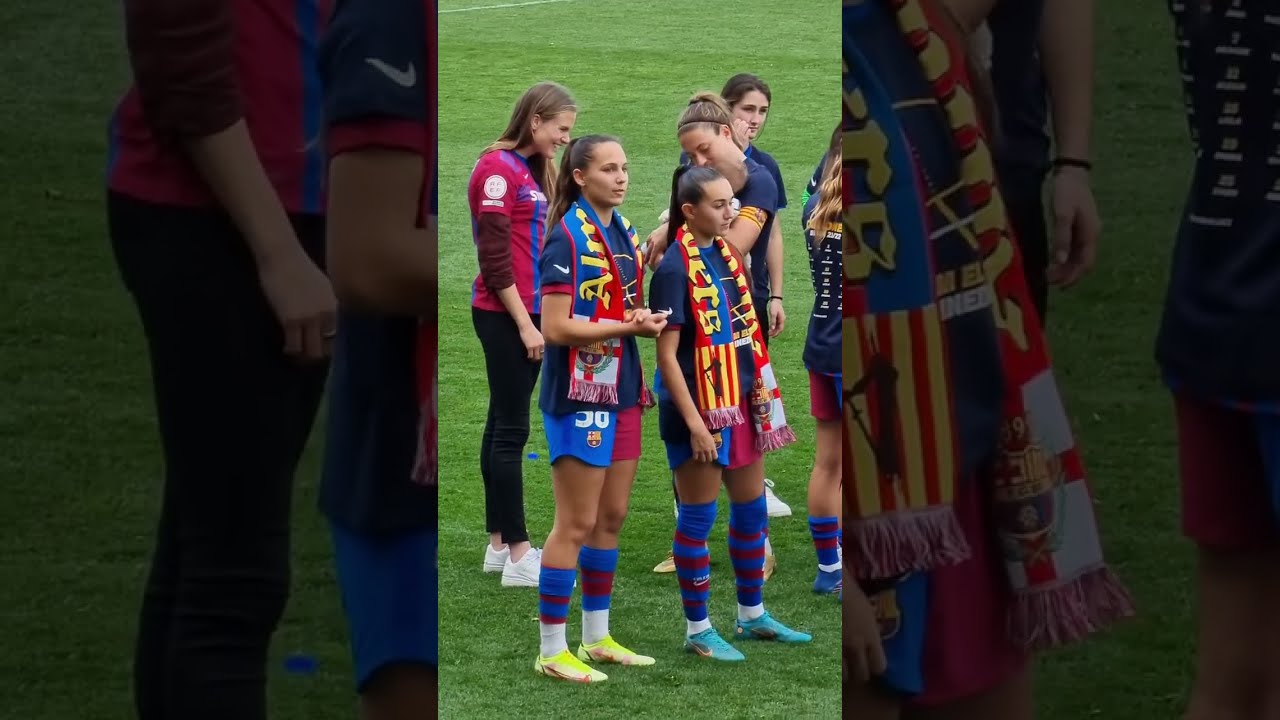 Alexia Putellas and Irene Paredes celebrating the Liga 21/22
