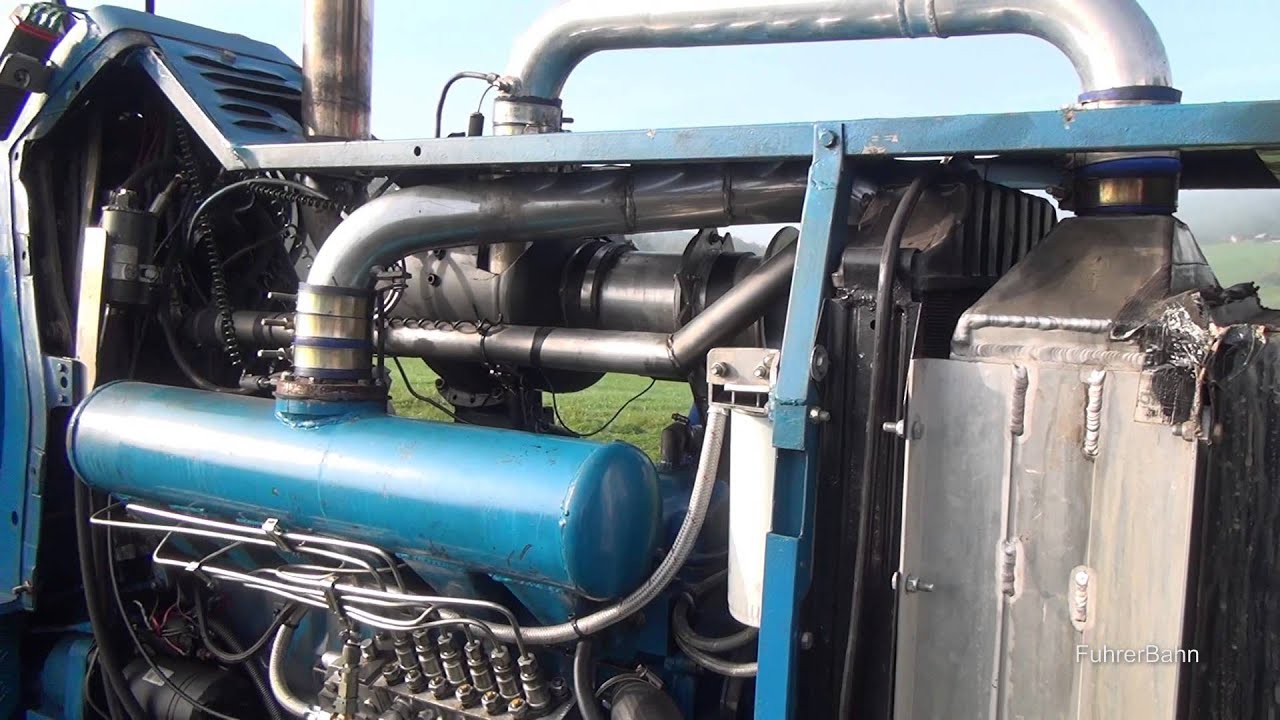 Traktor Pulling Schlechtenwegen Anfahrt und Start Up der Traktoren 2014