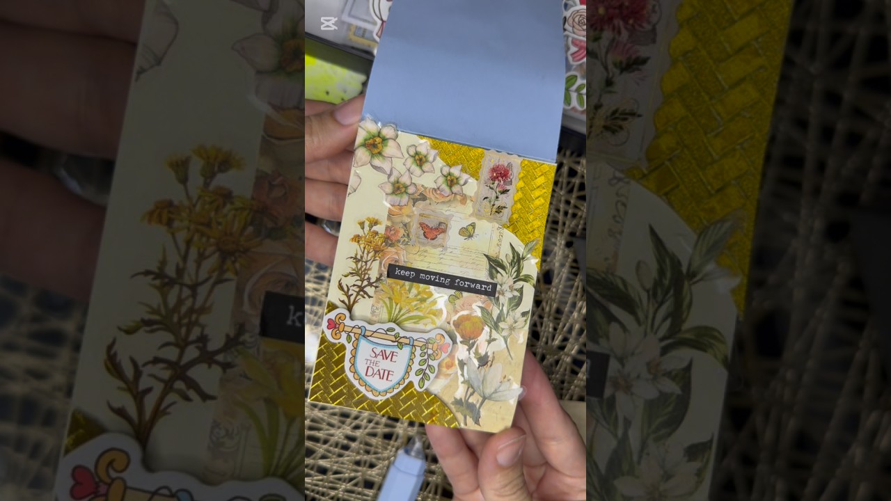 She said yellow 🎶Asmr journal 🎶mini journal 🤩🤩 