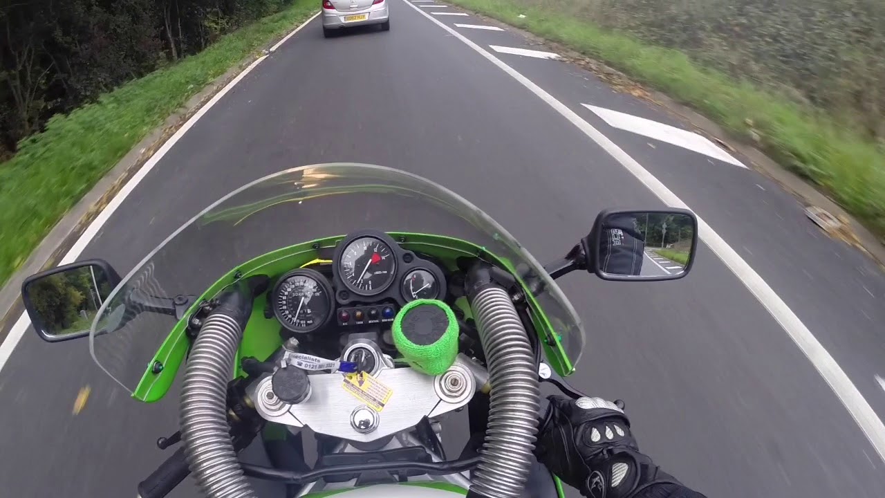 Kawasaki zxr750 h1 for a blast