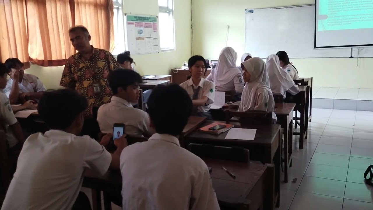 Supervisi 4. Menulis Indah keren . Majas  untuk Menulis Indah. Pak Agung SMAN 12 SmgMaret 2026