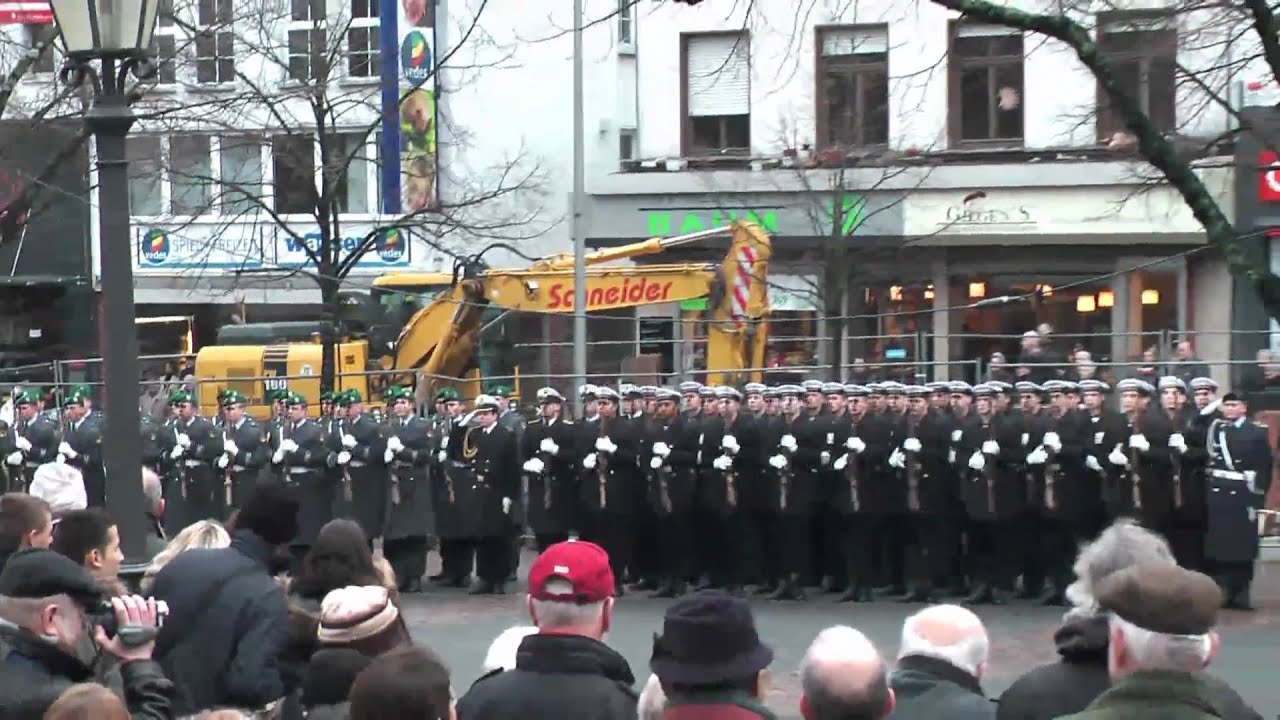 Gelöbnis auf dem Marktplatz in Siegburg am 03.02.2011
