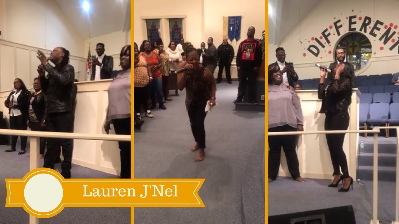 My God! Le'Andria Johnson's Back Up Singers Are Vocal Beasts; Sing 