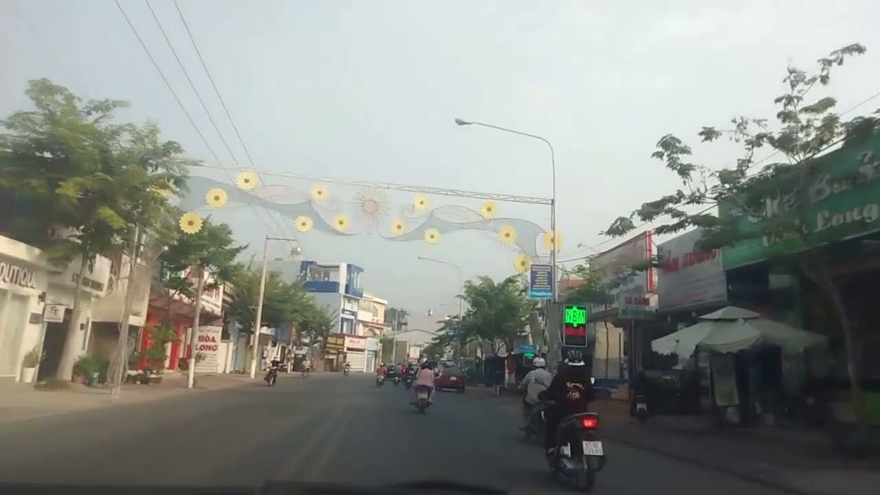 B&igrave;nh Dương Roadway Chronicles: Tales from the Road
