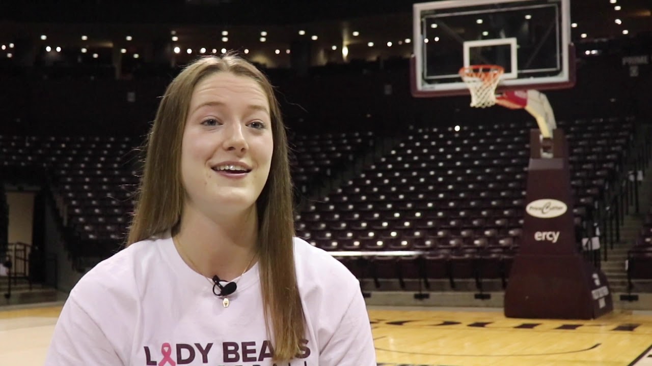 Abby Hipp Recognized as MVC Scholar Athlete of the Week