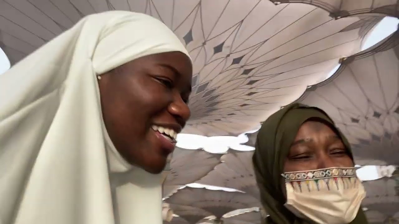 VISITING MADINAH FOR THE 1st TIME W/ MY MOM | Umrah Vlog PT1