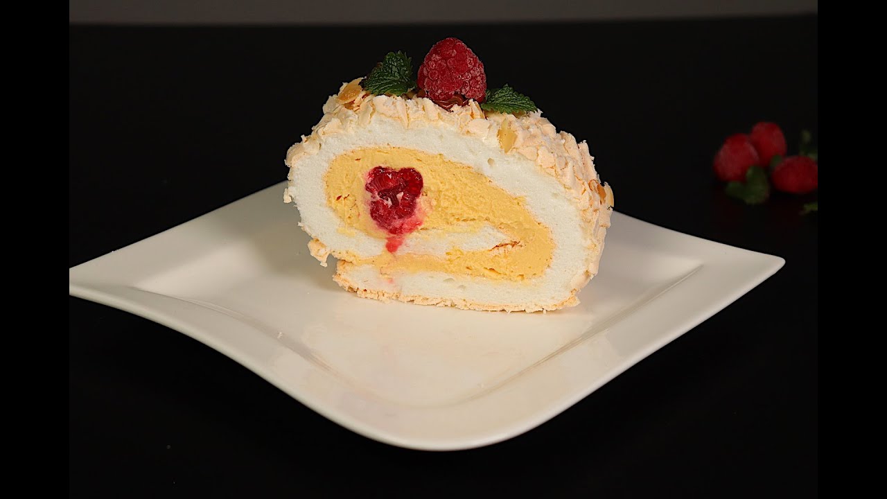 Puslica rolat sa malinama- bez glutena / Meringue roll with raspberries gluten free