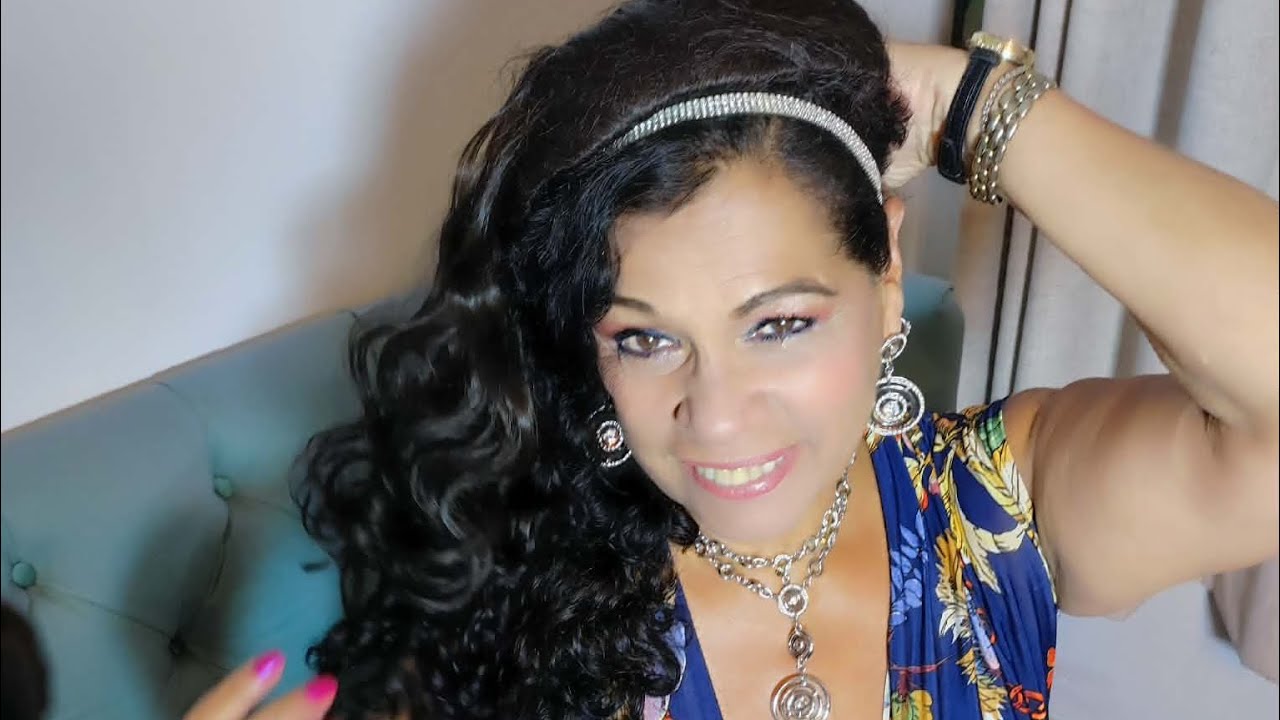 Modelando extensiones  de cabello 