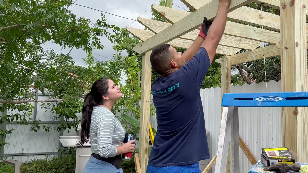 Hicimos una pergola en casa