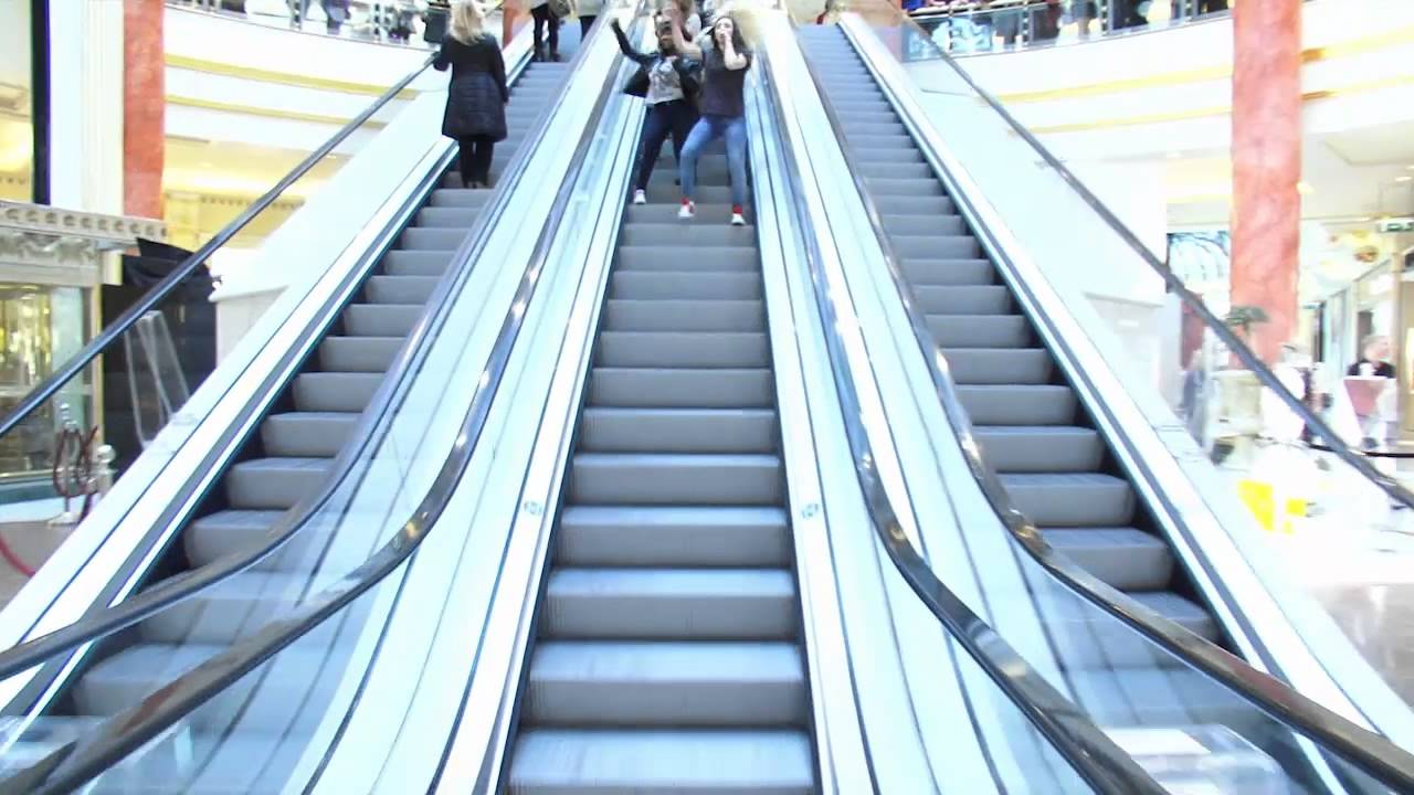 Giant dancing flashmob at The Trafford Centre