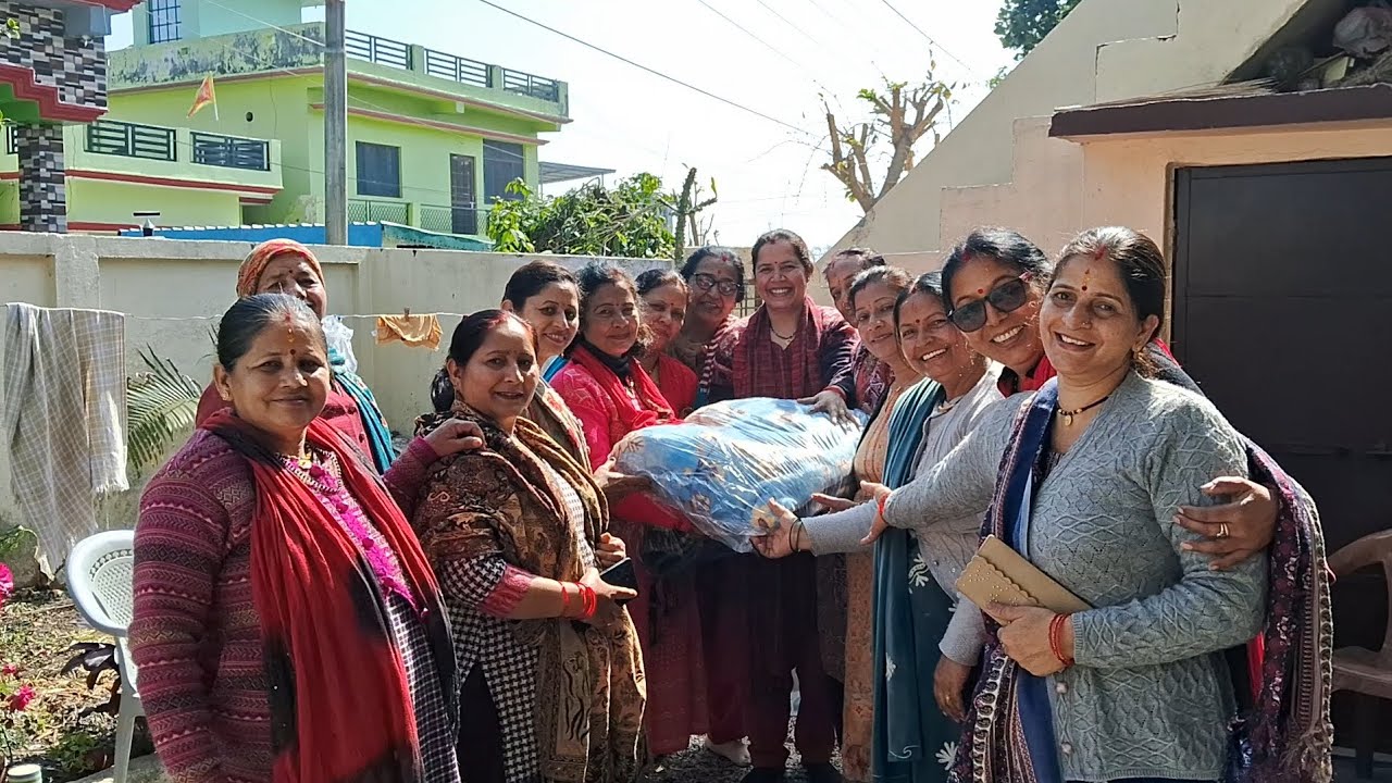 आज पहले हुई समूह की मीटिंग फिर सब लोगों ने jethani को  gift 🎁  क्यों दिया #uttarakhand #dailyvlog 