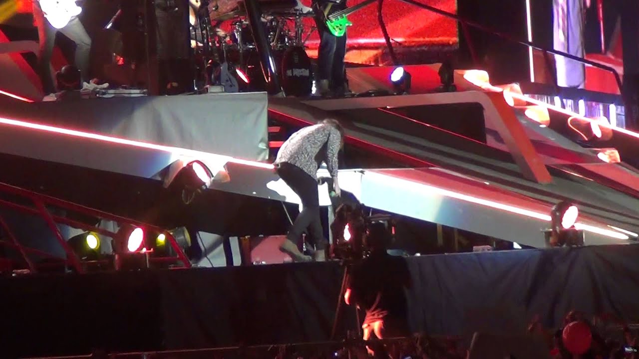 One Direction - What Makes You Beautiful - WWAT Porto, Portugal