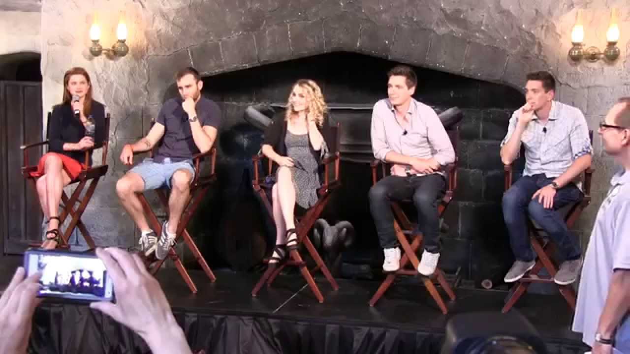 Diagon Alley discussion with Phelps twins, Evanna Lynch, Matthew Lewis and Bonnie Wright