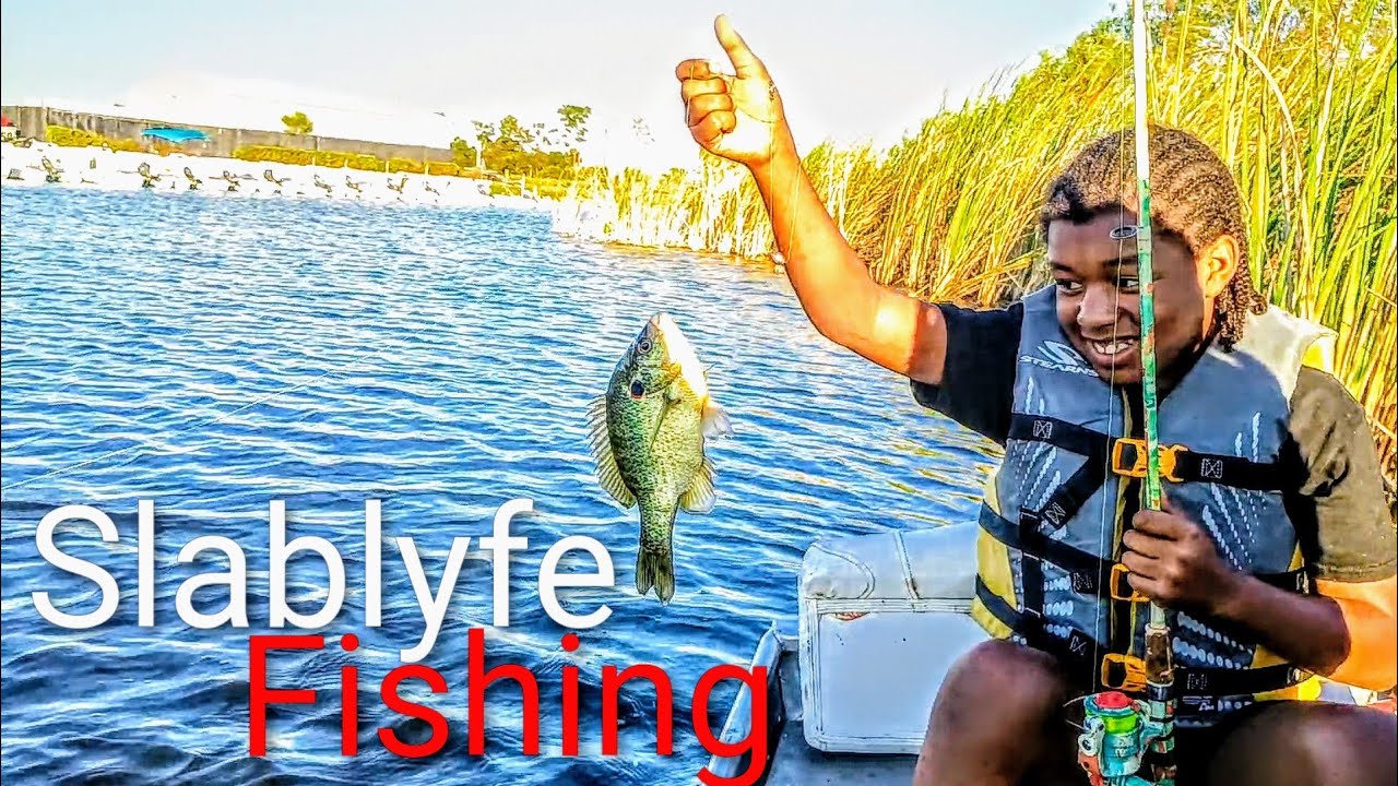 ЛОВЛЯ РАКУШКИ С МАЛЬЧИКАМИ🎣 НА ПЛОТНЫЕ ЛЕСКИ И КРАСНЫХ ЧЕРВЯКОВ 🪱 #рыбалка #отецсын #черви