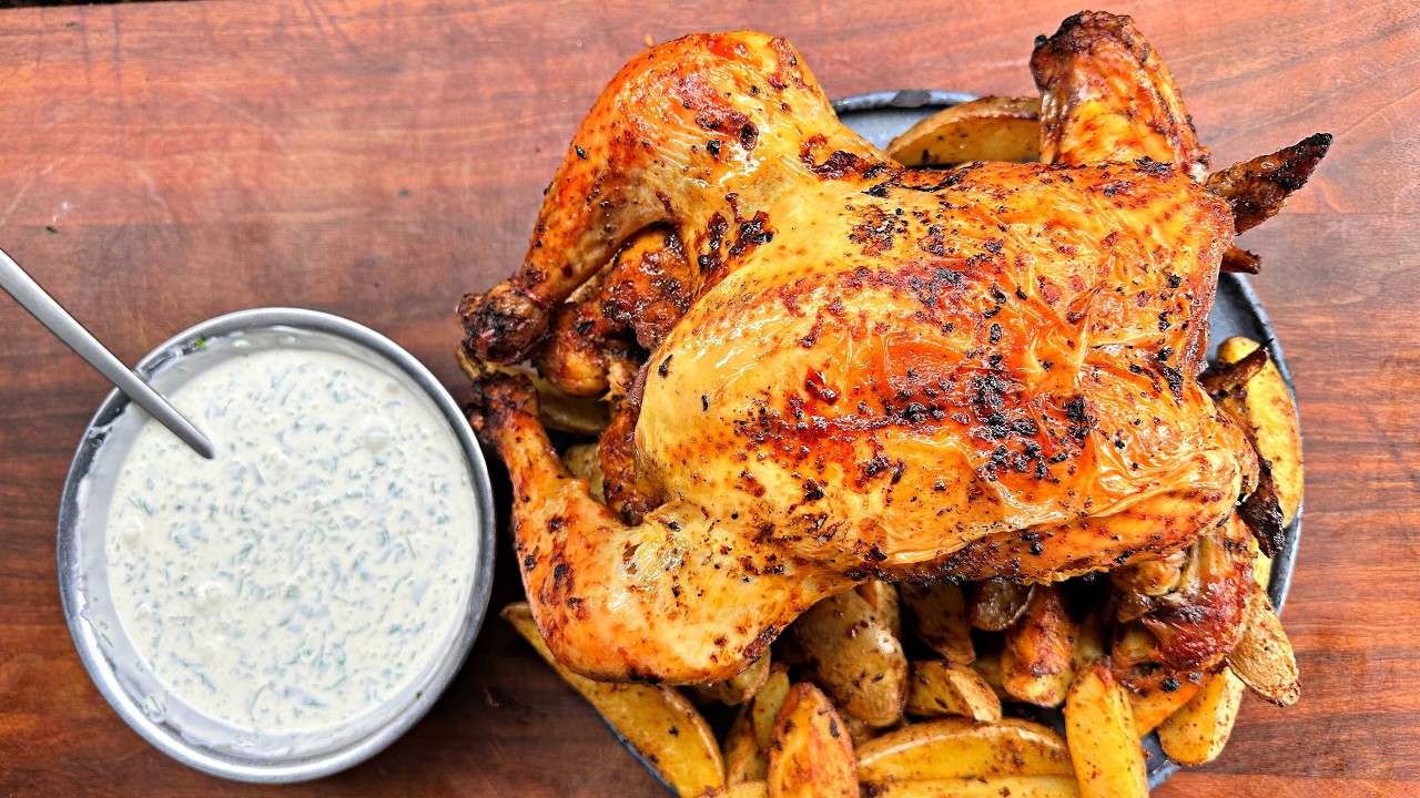 GOLDBROILER VOM GRILL - Mit Grillkartoffeln und Dip