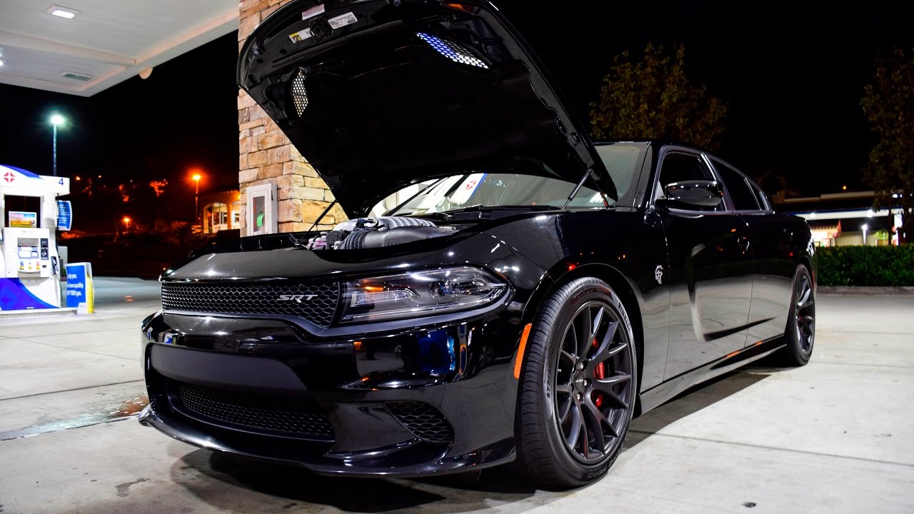 2016 Charger Hellcat vs Mustang 5.0