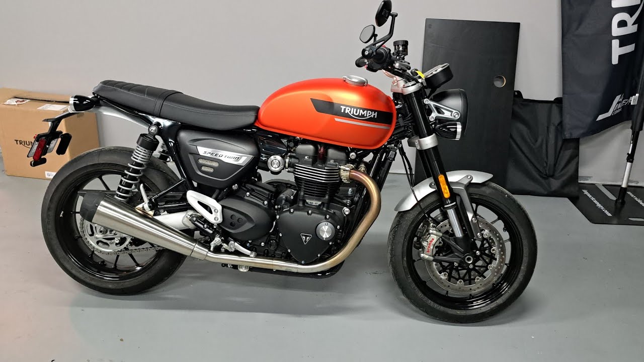 Triumph Speed twin 1200.  Post ride review.