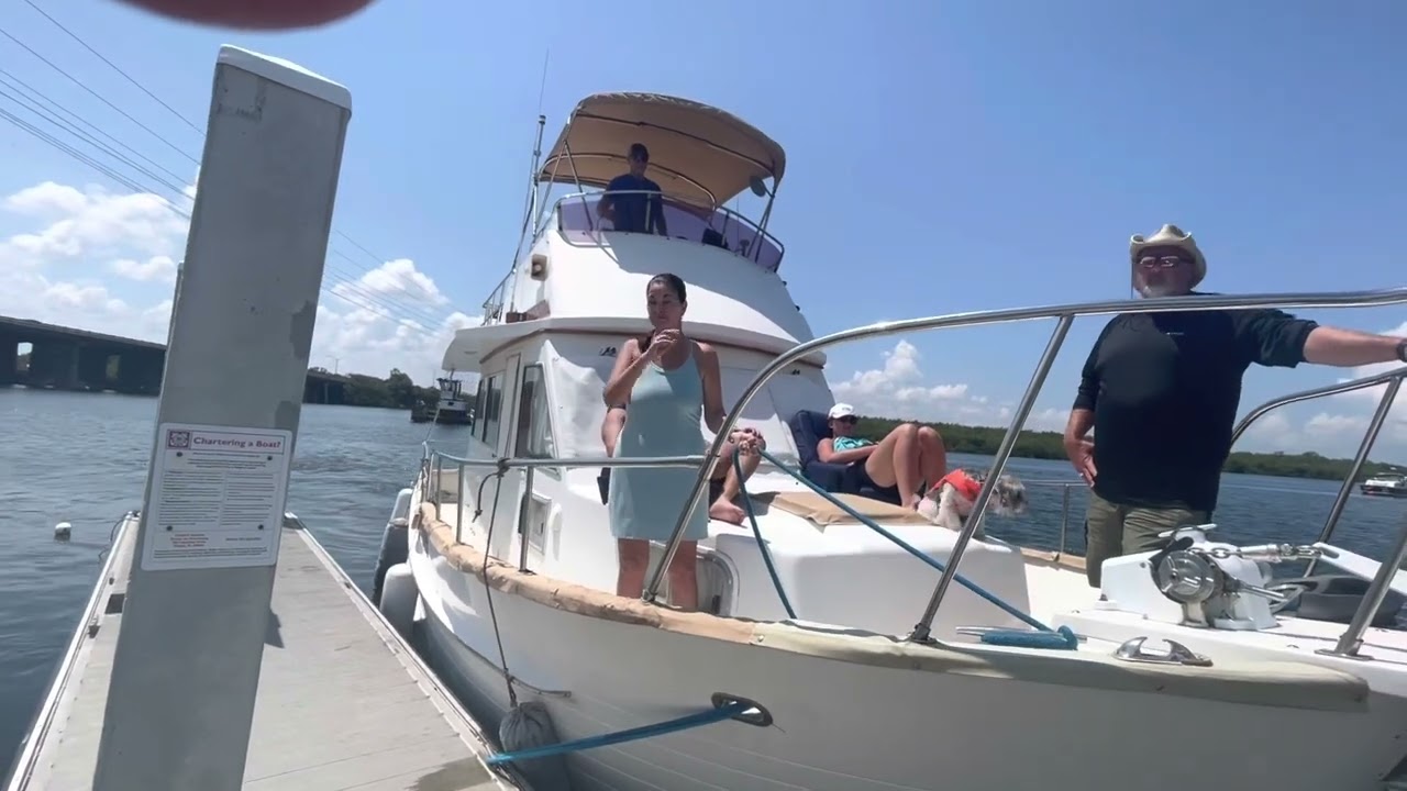 Great Loop training. Use of spring lines to depart a dock with a single inboard diesel.