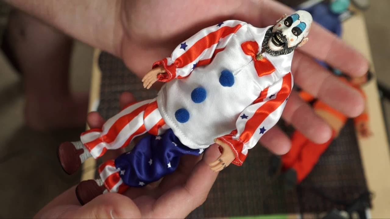 Toy Hunting-Toys R Us NECA Figures/House of 1000 Corpses UNBOXING w/ Horror in Me