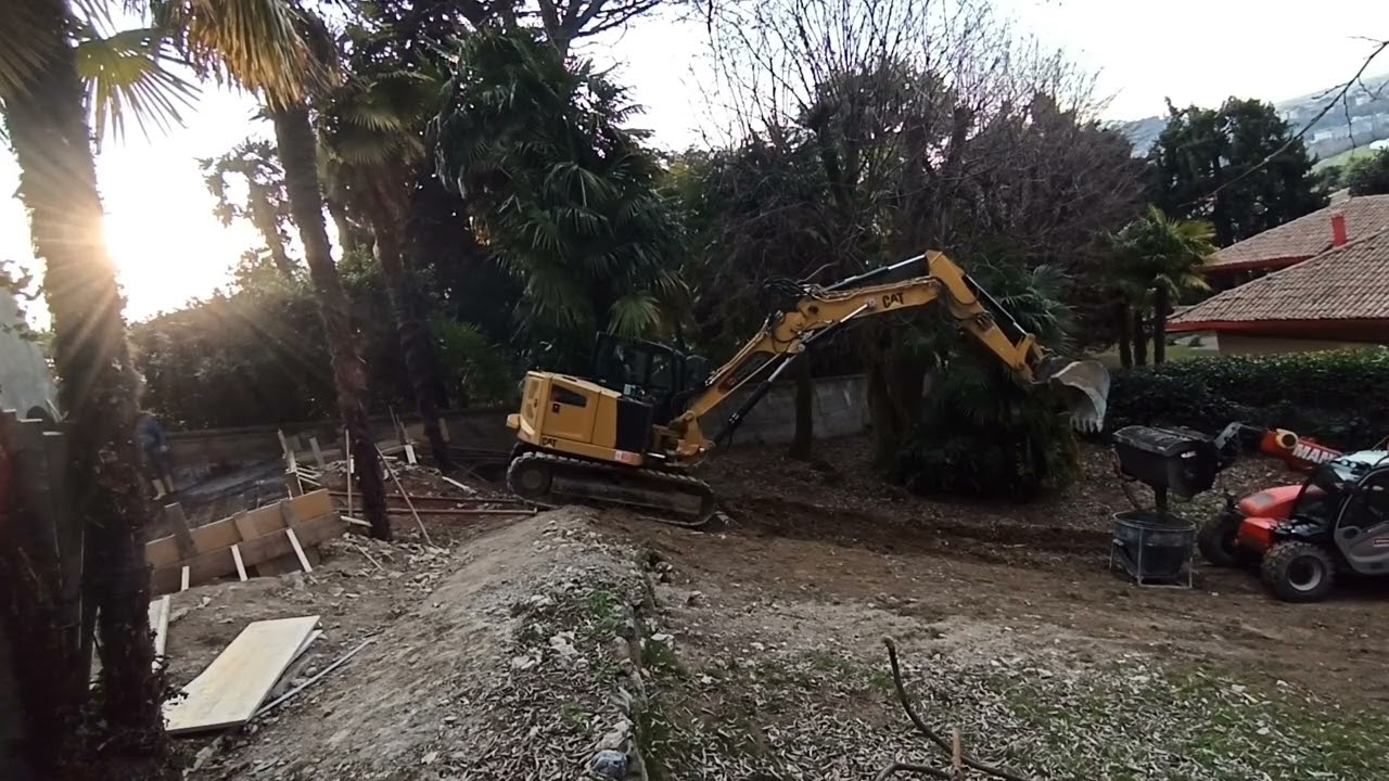 Amazing excavator  CAT 309 BEAUTIFUL