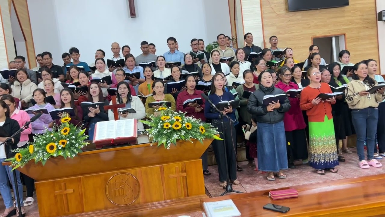 Huấn Luyện Ban Hát Trong Chương Trình Cảm Tạ 