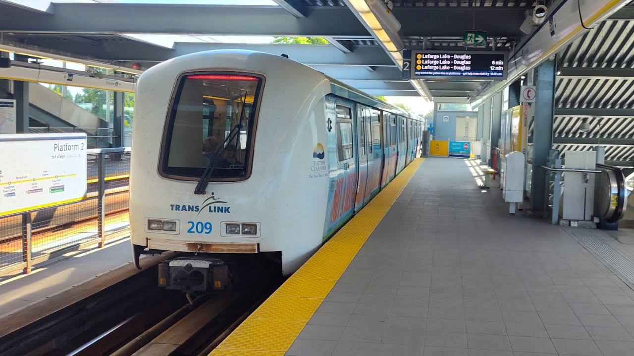 VANCOUVER SKYTRAIN: Lake City Way Station (full station tour)
