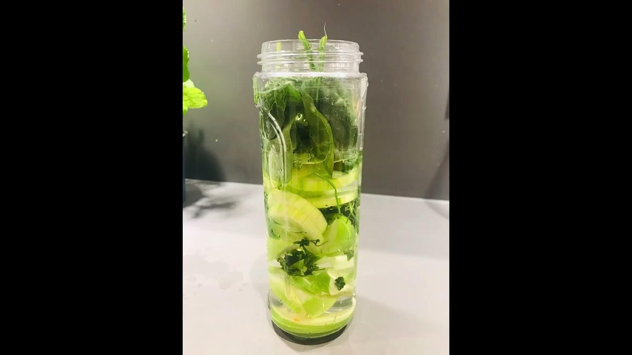 Detox drink - Green juice( spinach, cucumber, mint leaves, corriander leaves, apple(green or red))