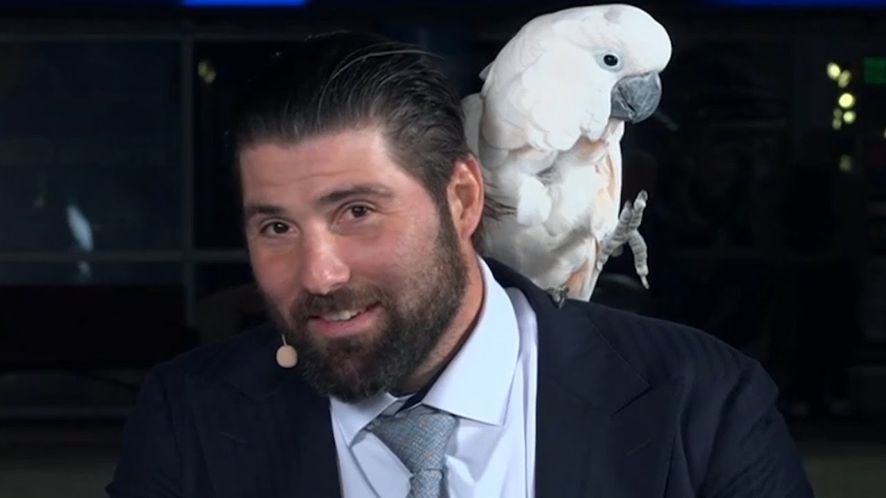 Pat Maroon & Malibu the 🐤 Birb 🐤