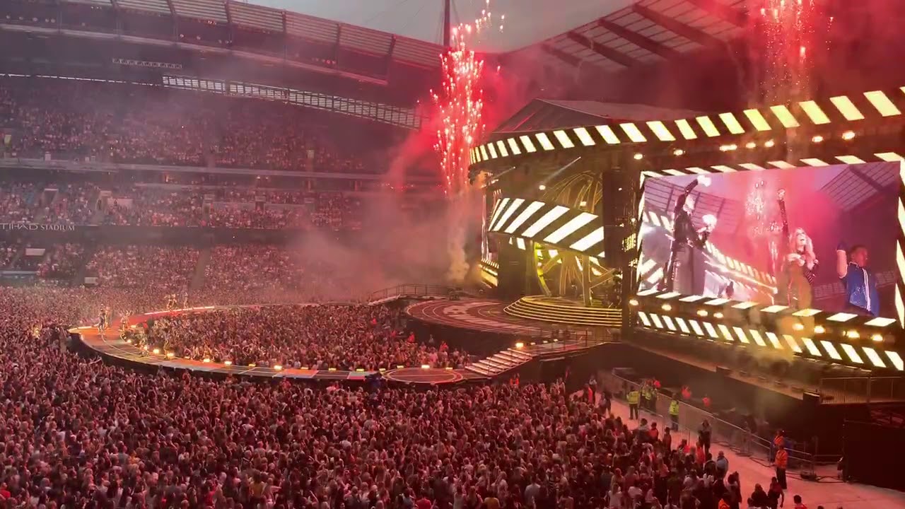Holler/ Sound Off - Spice World 2019 UK Tour - Live at Etihad Stadium in Manchester - June 1st 2019