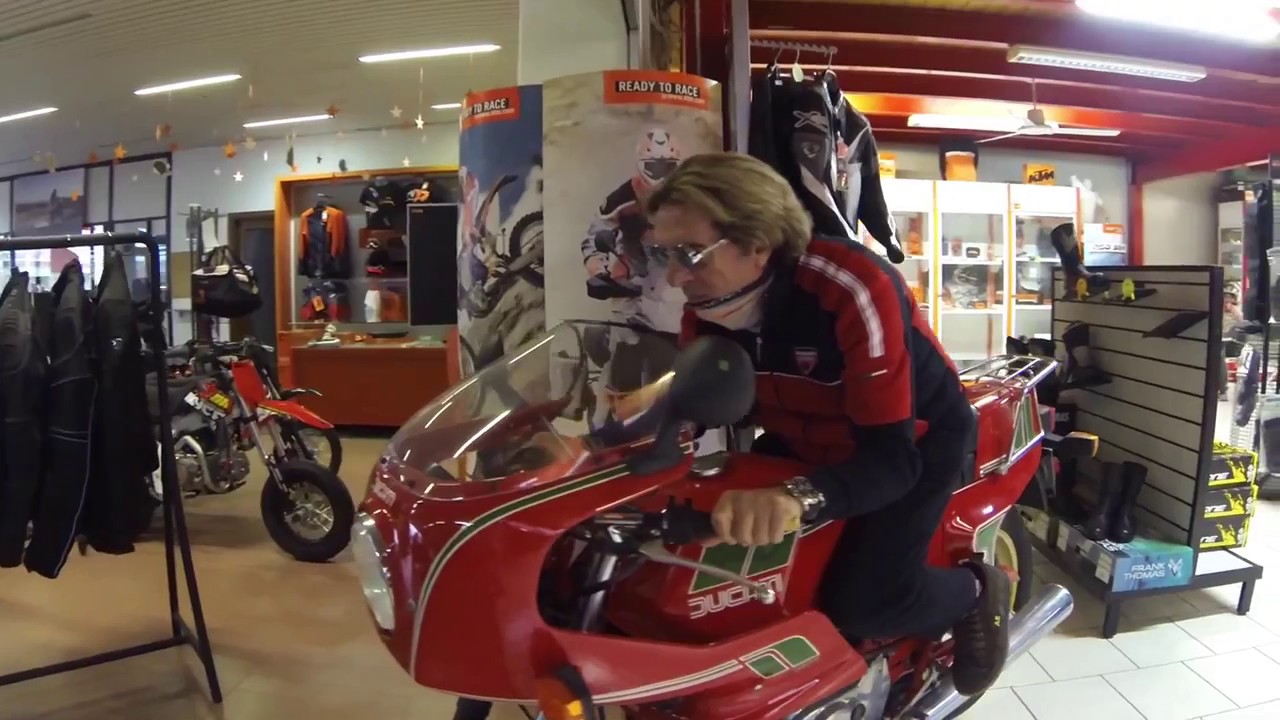 Mannequin Challenge   Moruzzi Moto