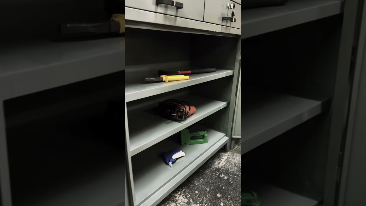Ferramenteiro de Aço 1 Gaveta e 1 Porta: Soluções Práticas e Duráveis para Seu Ambiente de Trabalho