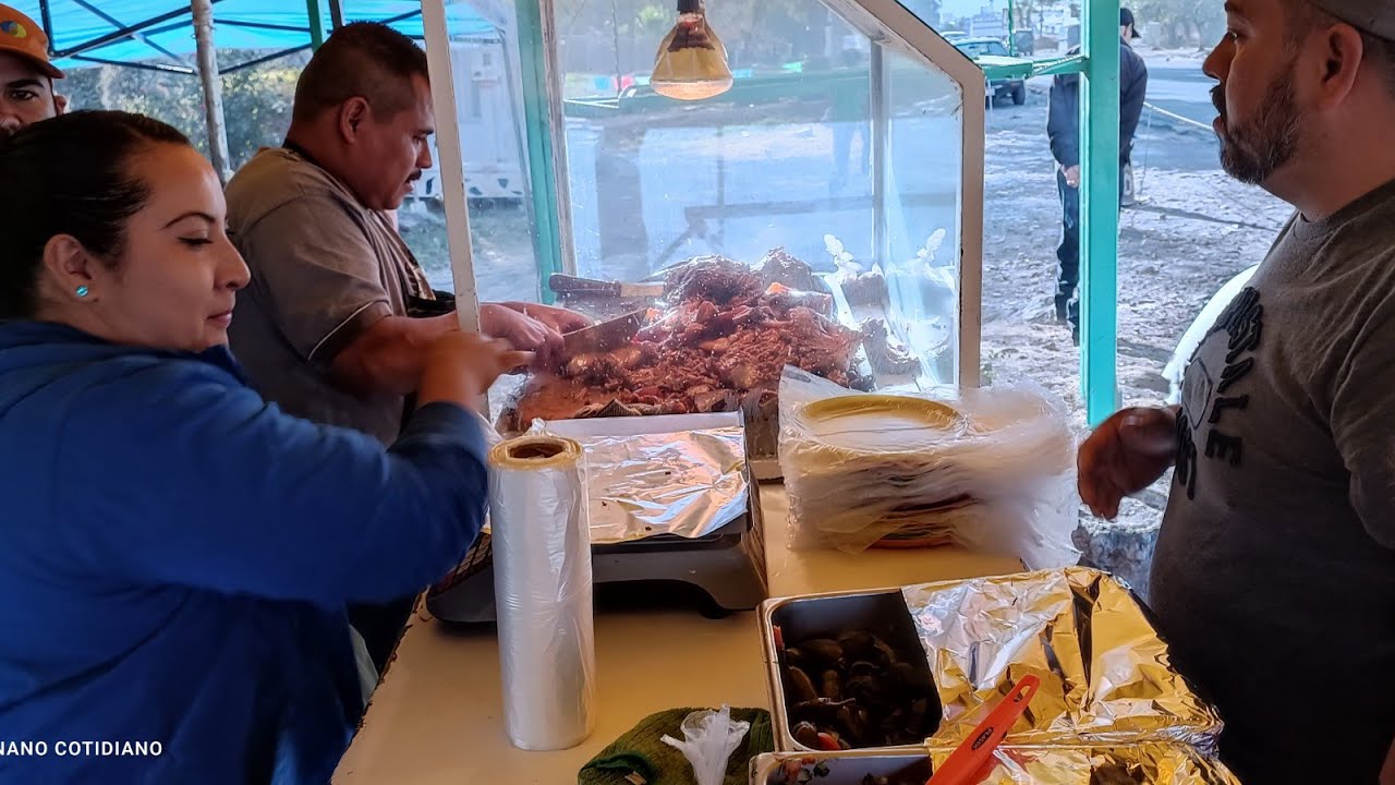 Me pueden acompañar a probar las Carnitas del Cuate en Jacona Michoacán @cotidiano399