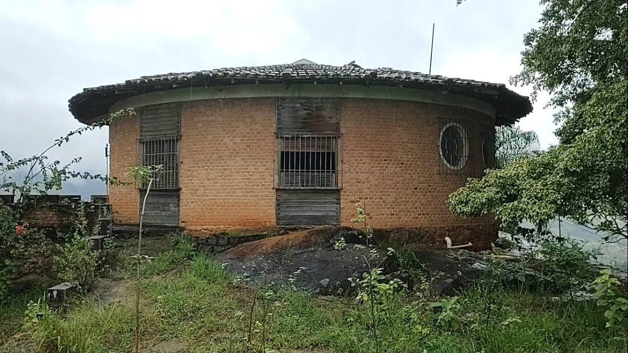 A INCRÍVEL CASA REDONDA, UM LUGAR MÍSTICO E MISTERIOSO NO ALTO DA COLINA