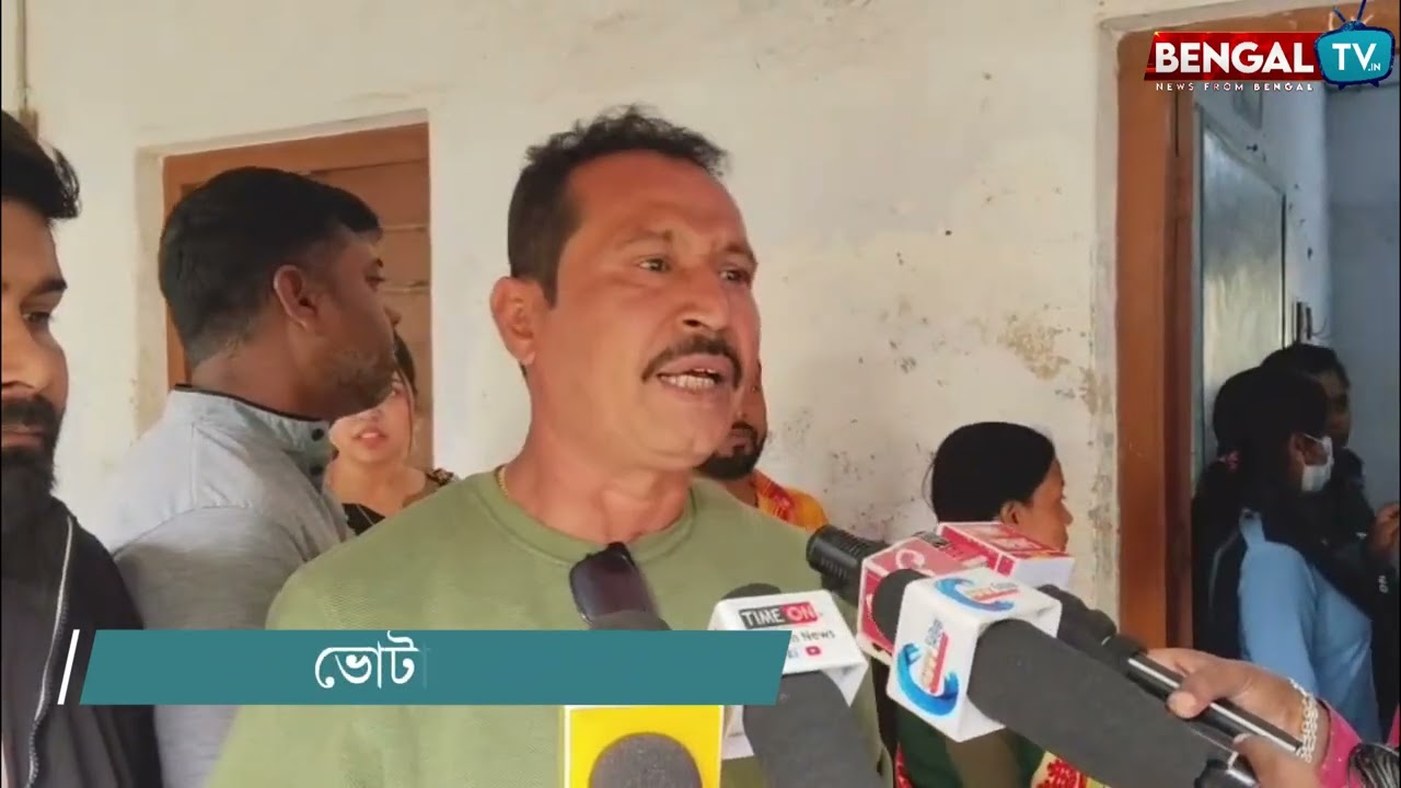 বুধবার ভোটাররা হেয়ারিংয়ে এসে নিজেদের নথি জমা দেওয়ায় কোন রিসিভ  না পাওয়ায় হেনস্থার শিকার হচ্ছে